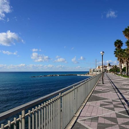 B&B Lungomare Diamante Buitenkant foto